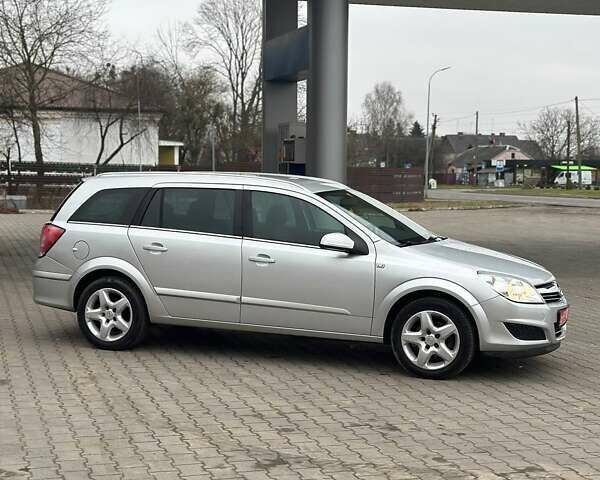 Серый Опель Астра, объемом двигателя 1.6 л и пробегом 160 тыс. км за 5400 $, фото 23 на Automoto.ua