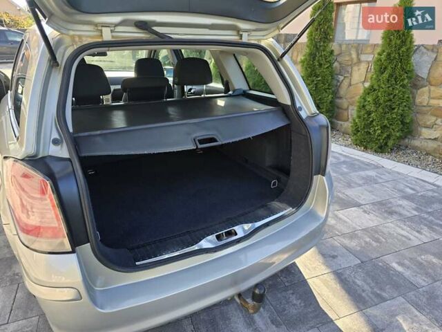 Серый Опель Астра, объемом двигателя 1.3 л и пробегом 238 тыс. км за 4800 $, фото 15 на Automoto.ua