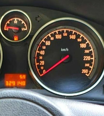 Серый Опель Астра, объемом двигателя 1.4 л и пробегом 33000 тыс. км за 4600 $, фото 5 на Automoto.ua