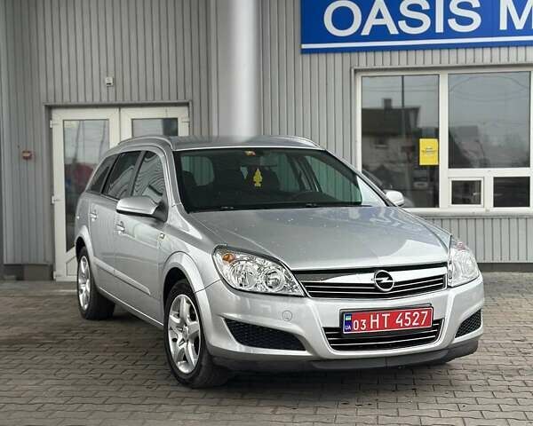 Серый Опель Астра, объемом двигателя 1.6 л и пробегом 160 тыс. км за 5400 $, фото 38 на Automoto.ua