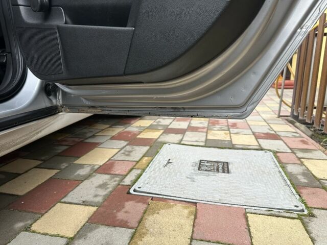 Серый Опель Астра, объемом двигателя 1.7 л и пробегом 285 тыс. км за 4200 $, фото 1 на Automoto.ua