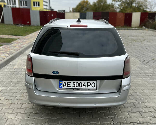 Серый Опель Астра, объемом двигателя 1.6 л и пробегом 250 тыс. км за 5350 $, фото 9 на Automoto.ua