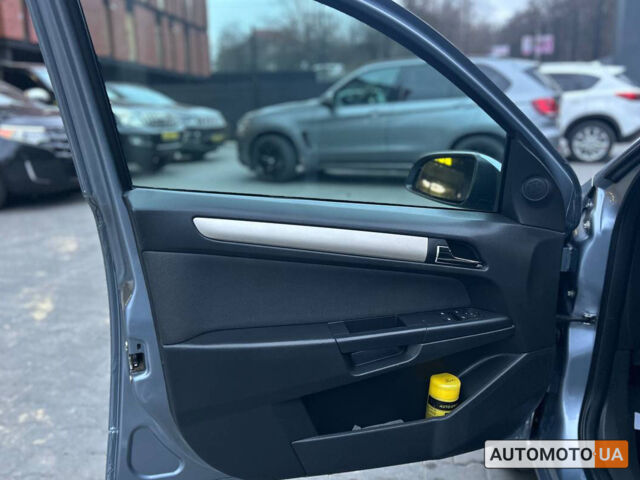 Серый Опель Астра, объемом двигателя 1.7 л и пробегом 321 тыс. км за 6000 $, фото 6 на Automoto.ua