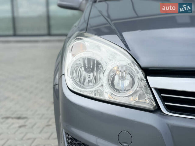 Серый Опель Астра, объемом двигателя 1.9 л и пробегом 203 тыс. км за 5800 $, фото 9 на Automoto.ua