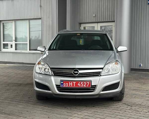 Серый Опель Астра, объемом двигателя 1.6 л и пробегом 160 тыс. км за 5400 $, фото 39 на Automoto.ua