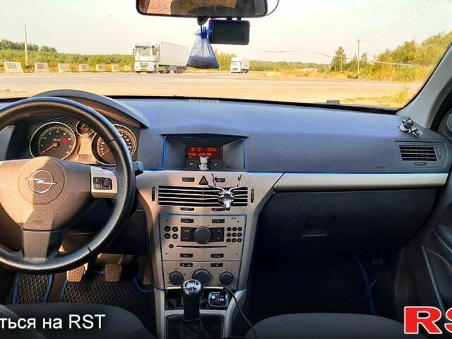 Серый Опель Астра, объемом двигателя 1.6 л и пробегом 264 тыс. км за 4900 $, фото 8 на Automoto.ua
