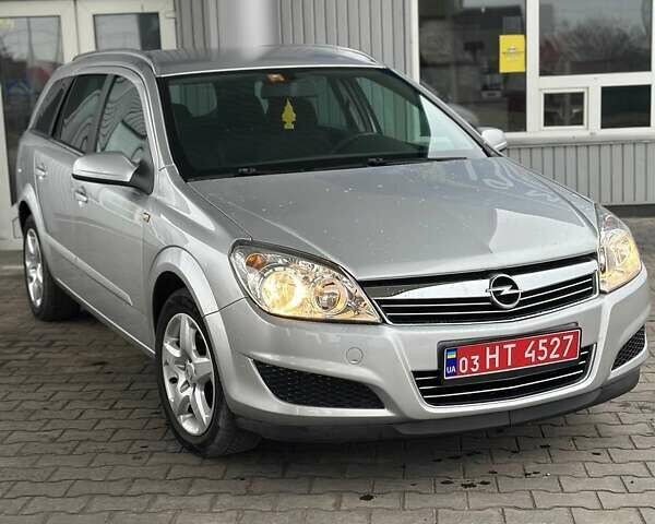 Серый Опель Астра, объемом двигателя 1.6 л и пробегом 160 тыс. км за 5400 $, фото 48 на Automoto.ua