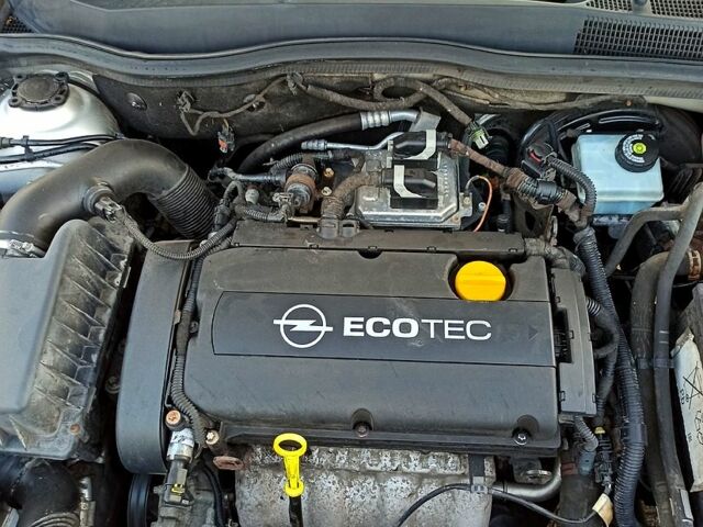 Серый Опель Астра, объемом двигателя 1.6 л и пробегом 180 тыс. км за 5300 $, фото 4 на Automoto.ua