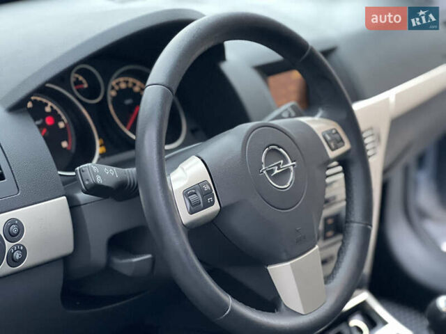 Сірий Опель Астра, об'ємом двигуна 1.7 л та пробігом 240 тис. км за 5199 $, фото 30 на Automoto.ua