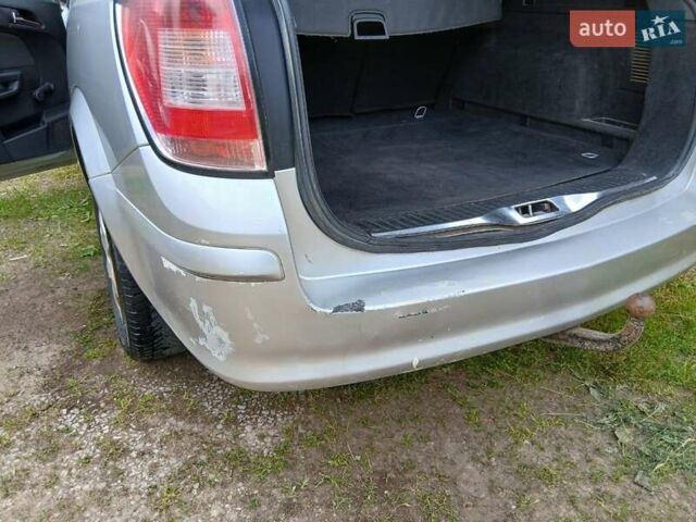 Серый Опель Астра, объемом двигателя 1.7 л и пробегом 320 тыс. км за 3700 $, фото 3 на Automoto.ua