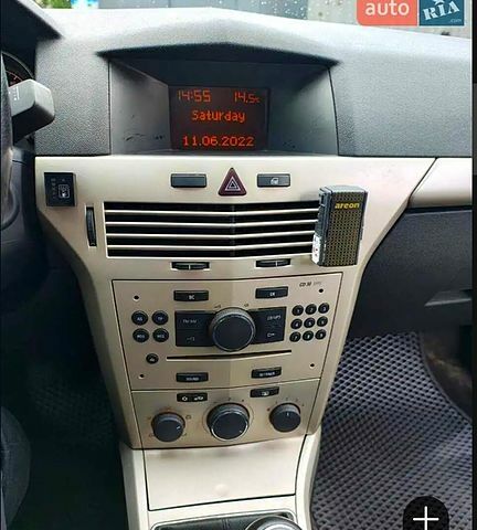 Серый Опель Астра, объемом двигателя 1.4 л и пробегом 33000 тыс. км за 4600 $, фото 1 на Automoto.ua