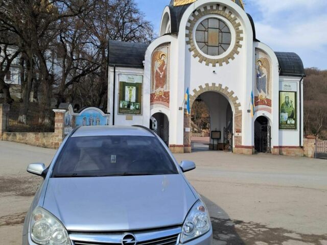 Серый Опель Астра, объемом двигателя 1.4 л и пробегом 260 тыс. км за 3900 $, фото 2 на Automoto.ua