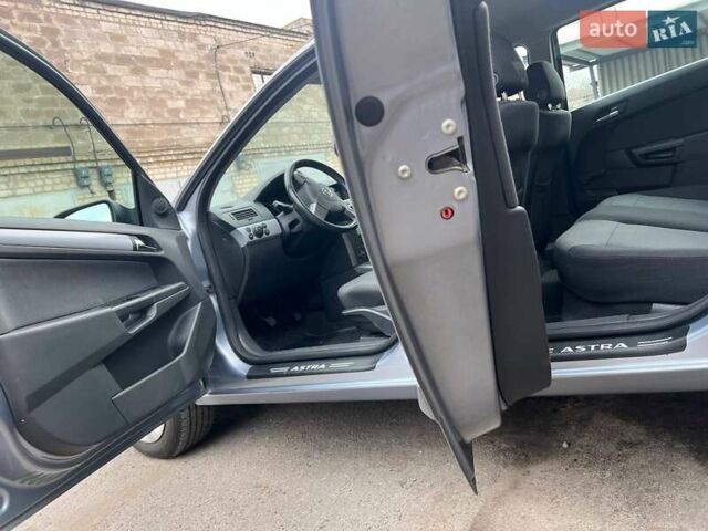 Сірий Опель Астра, об'ємом двигуна 1.6 л та пробігом 191 тис. км за 5599 $, фото 6 на Automoto.ua
