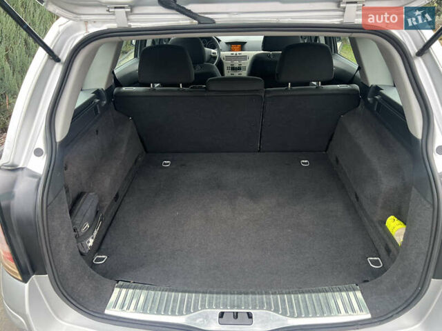 Серый Опель Астра, объемом двигателя 1.36 л и пробегом 270 тыс. км за 3900 $, фото 72 на Automoto.ua