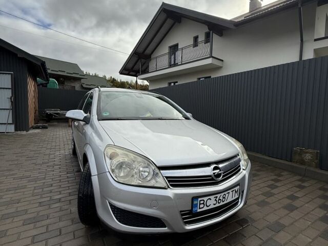 Серый Опель Астра, объемом двигателя 1.7 л и пробегом 270 тыс. км за 3850 $, фото 1 на Automoto.ua