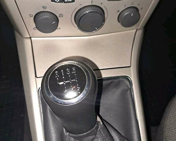 Серый Опель Астра, объемом двигателя 1.91 л и пробегом 291 тыс. км за 5800 $, фото 4 на Automoto.ua