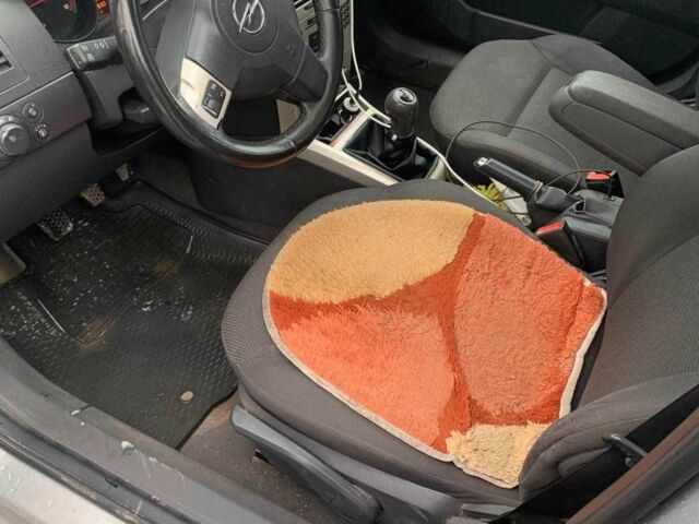 Сірий Опель Астра, об'ємом двигуна 1.7 л та пробігом 250 тис. км за 4200 $, фото 2 на Automoto.ua