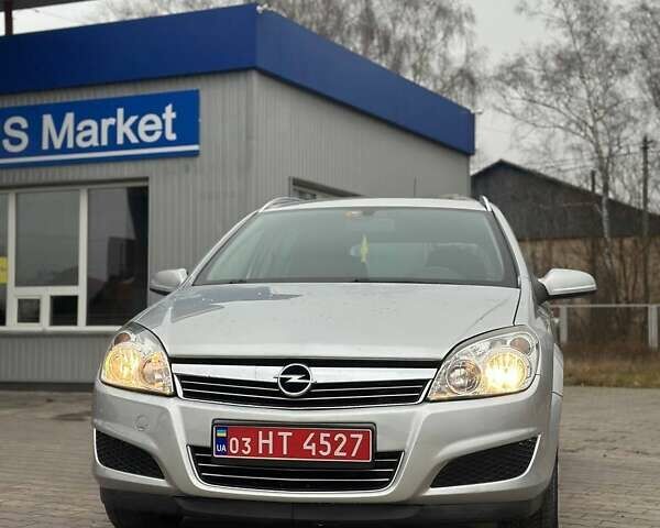 Серый Опель Астра, объемом двигателя 1.6 л и пробегом 160 тыс. км за 5400 $, фото 2 на Automoto.ua