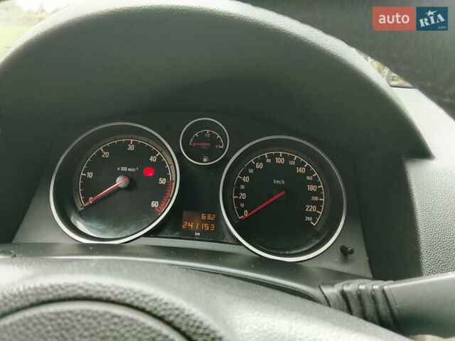 Серый Опель Астра, объемом двигателя 1.91 л и пробегом 241 тыс. км за 5400 $, фото 4 на Automoto.ua