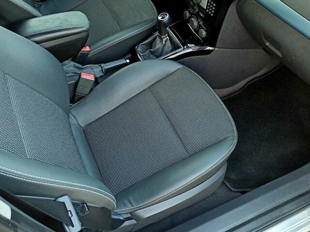 Серый Опель Астра, объемом двигателя 1.6 л и пробегом 180 тыс. км за 5300 $, фото 7 на Automoto.ua