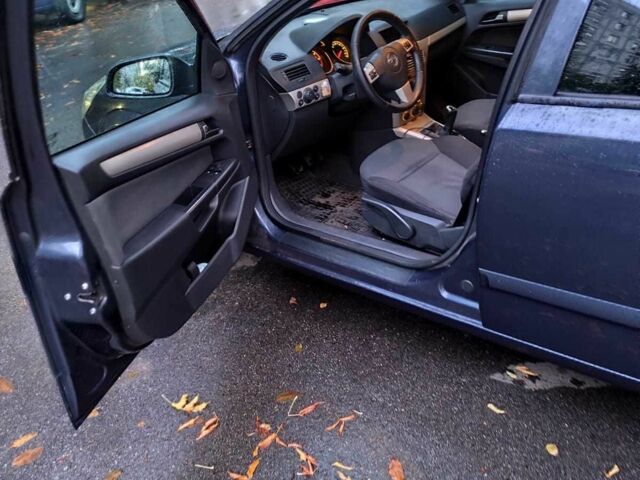 Серый Опель Астра, объемом двигателя 1.9 л и пробегом 365 тыс. км за 2499 $, фото 6 на Automoto.ua