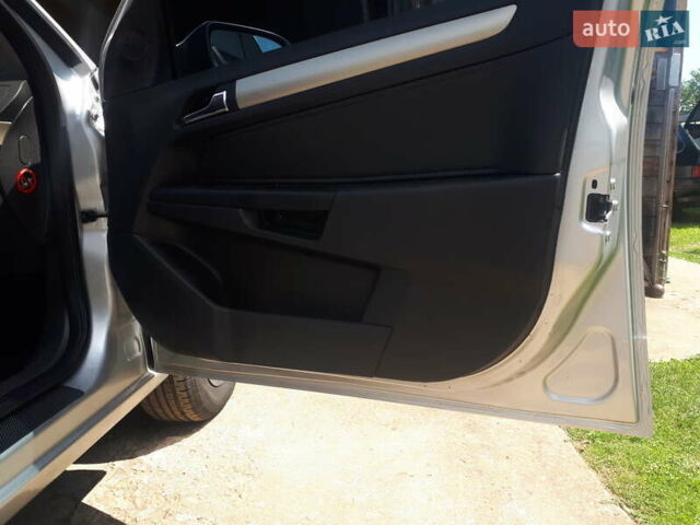 Серый Опель Астра, объемом двигателя 1.6 л и пробегом 250 тыс. км за 5500 $, фото 11 на Automoto.ua