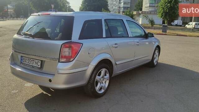 Серый Опель Астра, объемом двигателя 1.69 л и пробегом 330 тыс. км за 5222 $, фото 4 на Automoto.ua