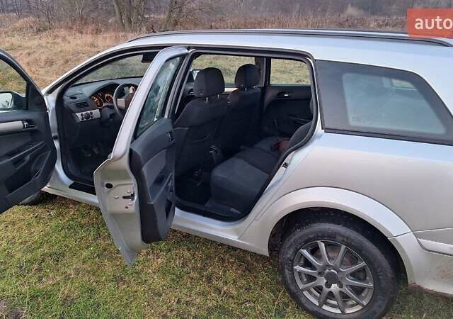 Серый Опель Астра, объемом двигателя 1.6 л и пробегом 239 тыс. км за 5200 $, фото 7 на Automoto.ua