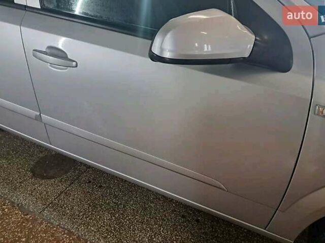 Серый Опель Астра, объемом двигателя 1.91 л и пробегом 291 тыс. км за 5800 $, фото 10 на Automoto.ua