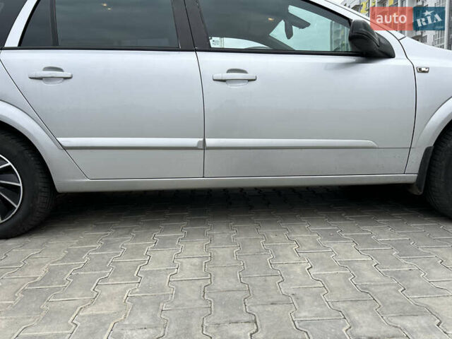 Серый Опель Астра, объемом двигателя 1.6 л и пробегом 250 тыс. км за 5350 $, фото 24 на Automoto.ua