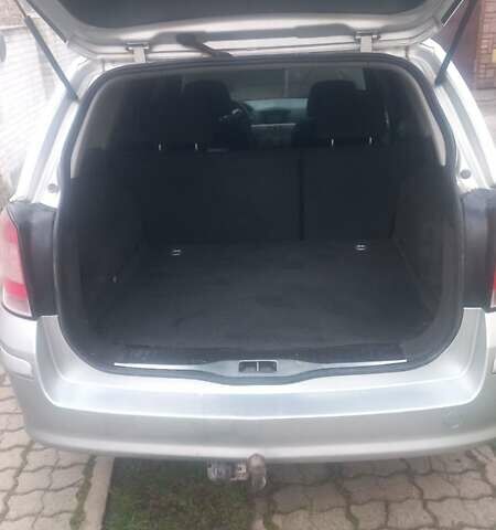 Серый Опель Астра, объемом двигателя 1.69 л и пробегом 330 тыс. км за 3700 $, фото 6 на Automoto.ua