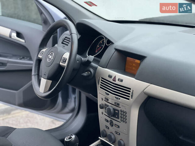 Сірий Опель Астра, об'ємом двигуна 1.7 л та пробігом 240 тис. км за 5199 $, фото 41 на Automoto.ua