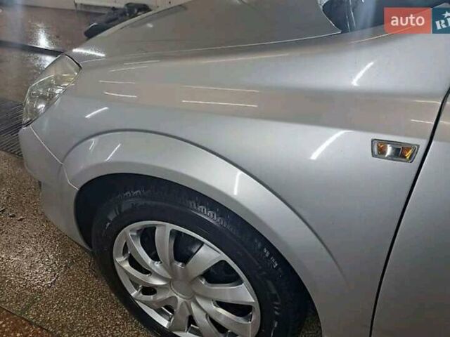 Серый Опель Астра, объемом двигателя 1.91 л и пробегом 291 тыс. км за 5800 $, фото 16 на Automoto.ua