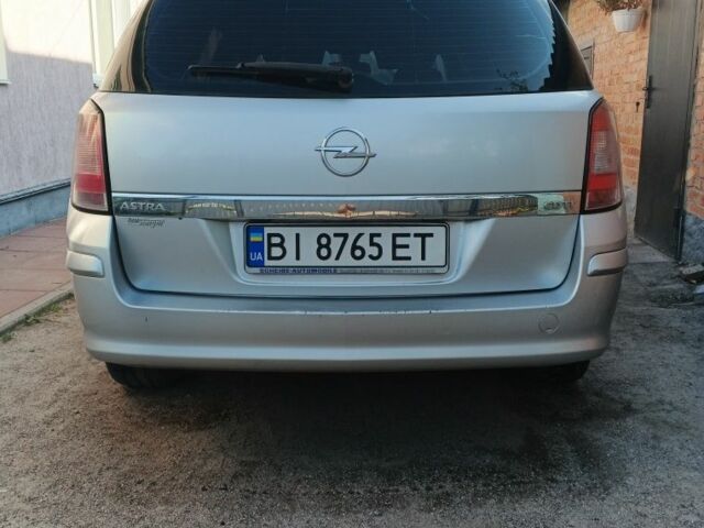 Серый Опель Астра, объемом двигателя 1.2 л и пробегом 300 тыс. км за 4500 $, фото 3 на Automoto.ua