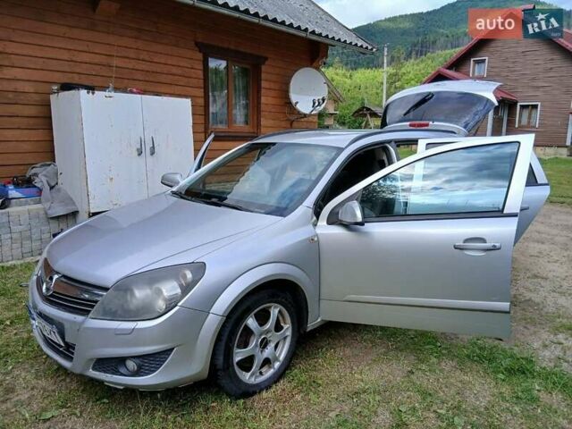 Серый Опель Астра, объемом двигателя 1.7 л и пробегом 320 тыс. км за 3700 $, фото 4 на Automoto.ua