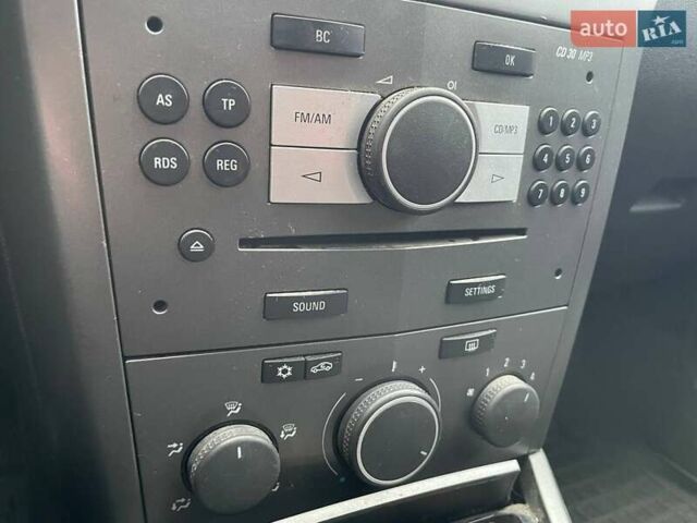 Серый Опель Астра, объемом двигателя 1.6 л и пробегом 298 тыс. км за 4790 $, фото 24 на Automoto.ua