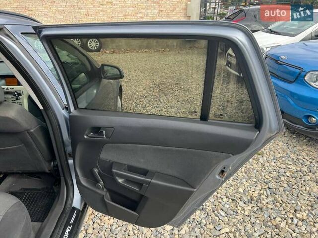 Серый Опель Астра, объемом двигателя 1.69 л и пробегом 238 тыс. км за 4799 $, фото 15 на Automoto.ua