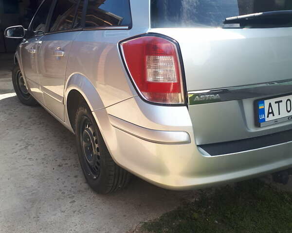 Серый Опель Астра, объемом двигателя 1.6 л и пробегом 250 тыс. км за 5500 $, фото 6 на Automoto.ua