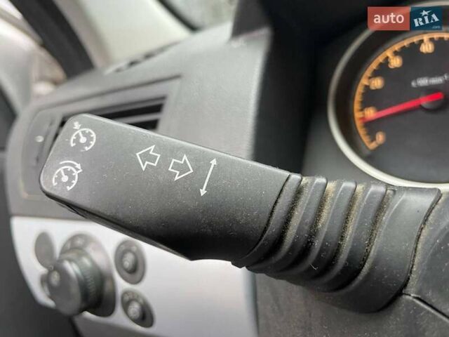 Серый Опель Астра, объемом двигателя 1.6 л и пробегом 298 тыс. км за 4790 $, фото 17 на Automoto.ua