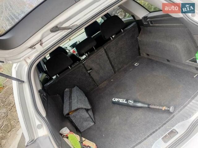 Серый Опель Астра, объемом двигателя 1.6 л и пробегом 385 тыс. км за 4300 $, фото 7 на Automoto.ua