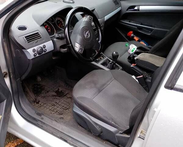 Сірий Опель Астра, об'ємом двигуна 1.6 л та пробігом 298 тис. км за 4500 $, фото 4 на Automoto.ua