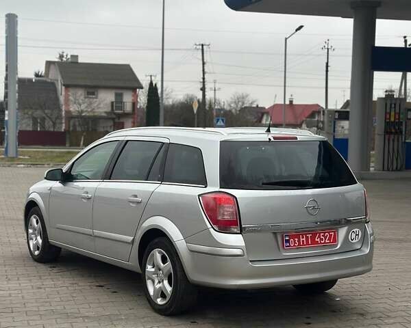 Серый Опель Астра, объемом двигателя 1.6 л и пробегом 160 тыс. км за 5400 $, фото 13 на Automoto.ua