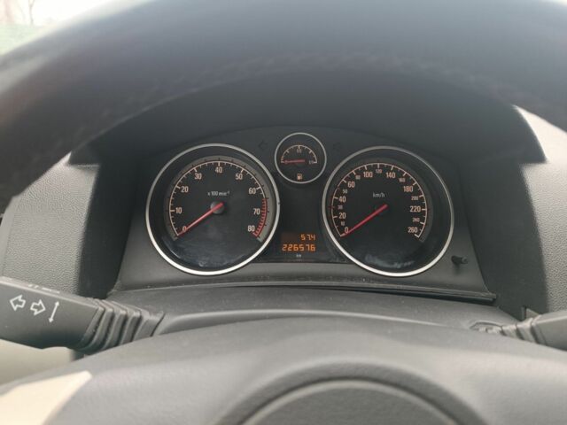 Серый Опель Астра, объемом двигателя 1.6 л и пробегом 226 тыс. км за 5400 $, фото 14 на Automoto.ua