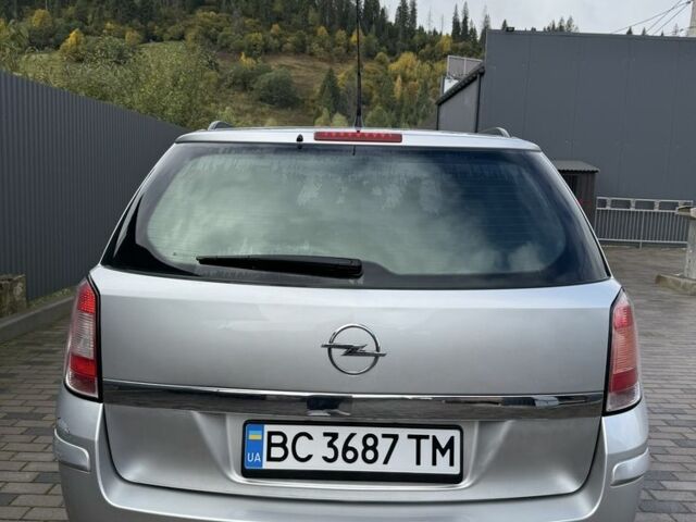 Серый Опель Астра, объемом двигателя 1.7 л и пробегом 270 тыс. км за 3850 $, фото 4 на Automoto.ua