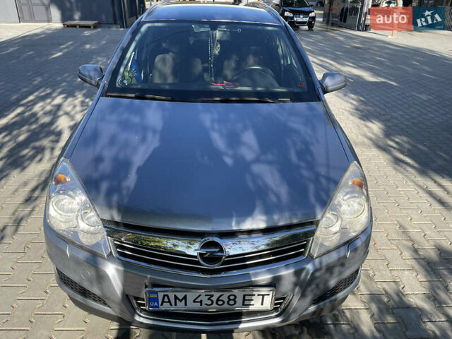 Серый Опель Астра, объемом двигателя 1.6 л и пробегом 209 тыс. км за 4800 $, фото 2 на Automoto.ua