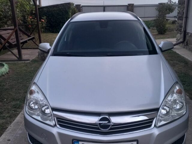 Серый Опель Астра, объемом двигателя 1.9 л и пробегом 310 тыс. км за 4000 $, фото 3 на Automoto.ua