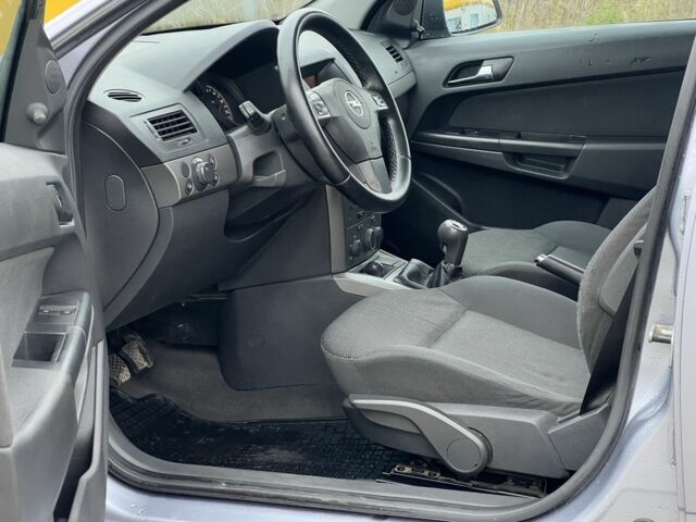 Опель Астра 2007 в Рожище на Automoto.ua Серый Опель Астра, объемом двигателя 1.3 л и пробегом 243 тыс. км за 4900 $, фото 6 на Automoto.ua