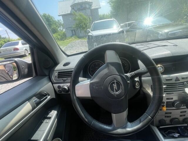 Серый Опель Астра, объемом двигателя 1.9 л и пробегом 450 тыс. км за 5000 $, фото 4 на Automoto.ua