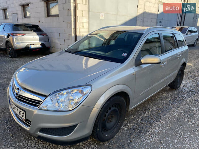 Серый Опель Астра, объемом двигателя 1.6 л и пробегом 210 тыс. км за 4699 $, фото 1 на Automoto.ua