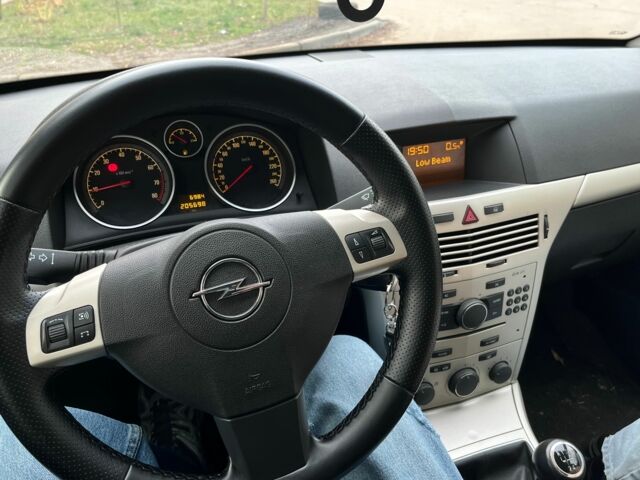 Сірий Опель Астра, об'ємом двигуна 1.6 л та пробігом 206 тис. км за 4300 $, фото 5 на Automoto.ua